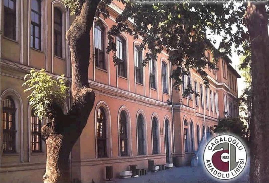 (&ouml;zel Haber)proje Okul Cağaloğlu Lisesi, 2 Asırlık Tarihi Dokusunu Koruyor