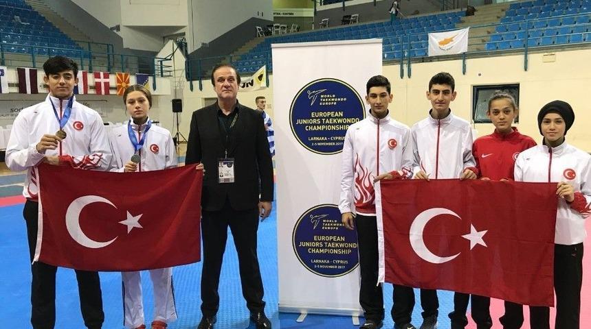 T&uuml;rkiye Tekvandoda Yine K&uuml;rs&uuml;de