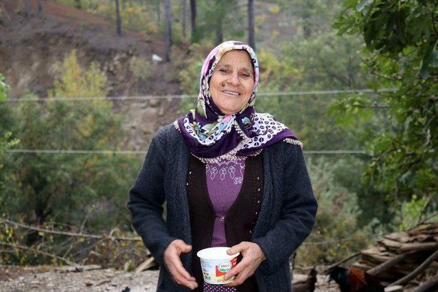 Trafik Kazasıyla Gelen Mani S&ouml;yleme Hastalığı &Uuml;mmani Teyzenin Evine Neşe Getirdi 2