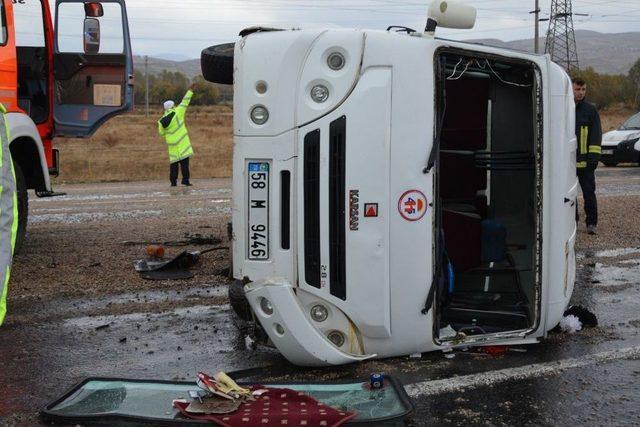 Sivas&rsquo;ta Trafik Kazası 4 Yaralı. 1