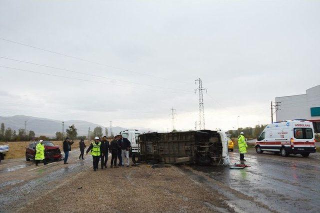 Sivas&rsquo;ta Trafik Kazası 4 Yaralı. 2
