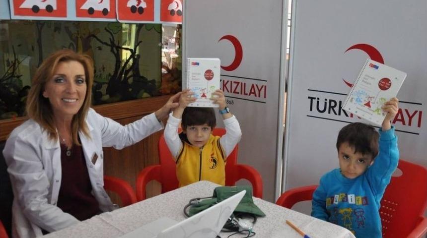 Dar&uuml;şşifa Koleji Velileri Ve &Ouml;ğretmenlerinden, T&uuml;rk Kızılayı&rsquo;na Kan Bağışı