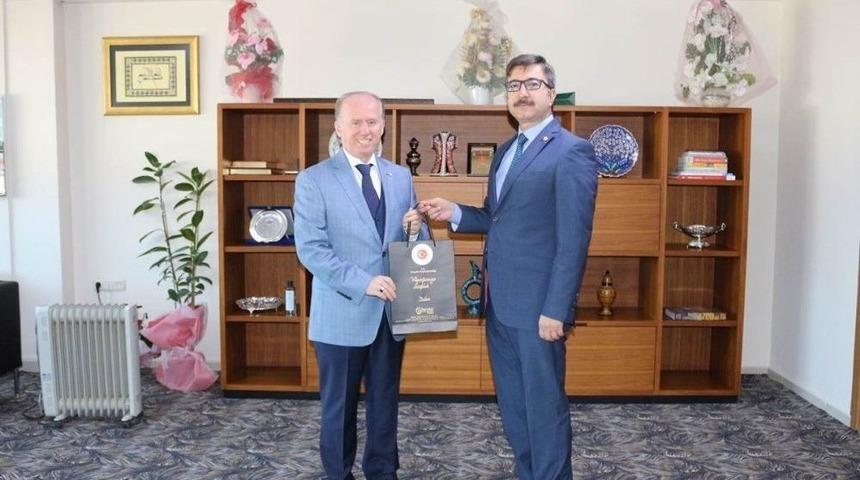 Kapaklı Kaymakamı &Uuml;zer, Yeşilay&rsquo;ı Ağırladı