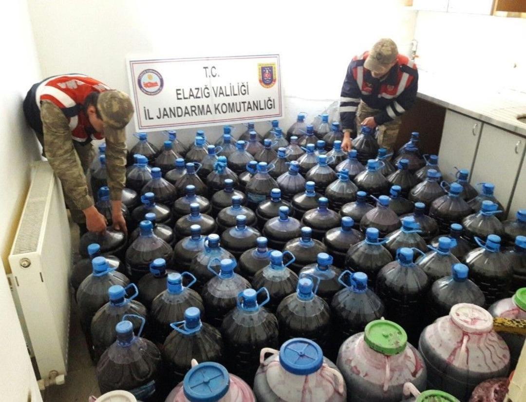 Ev Ve Ahırı Ka&ccedil;ak İ&ccedil;ki Fabrikasına &Ccedil;evirdiler