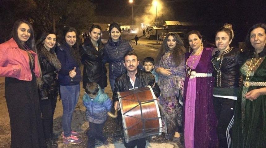 Hakkari&rsquo;de Yol Asfaltlama &Ccedil;alışması