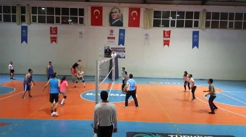 Şehit &Ouml;ğretmen Şenay Ayb&uuml;ke Yal&ccedil;ın Anısına Voleybol Turnuvası