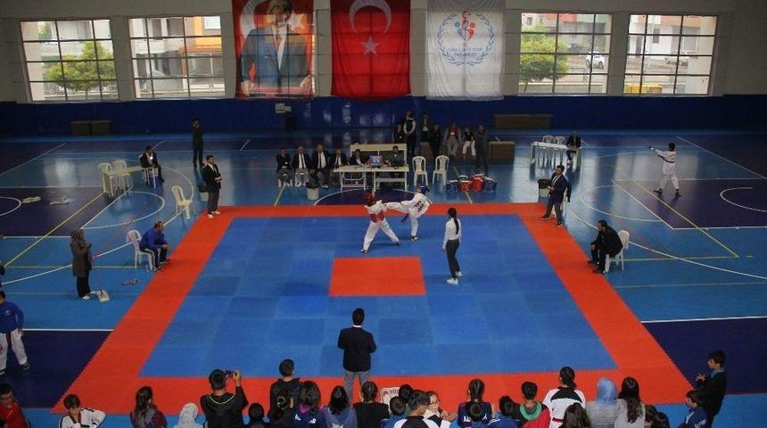Atat&uuml;rk&rsquo;&uuml; Anma Haftası Taekwondo M&uuml;sabakaları Sona Erdi