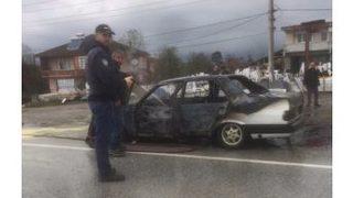 Hareket Halindeki Otomobil Motor Kısmından Yandı