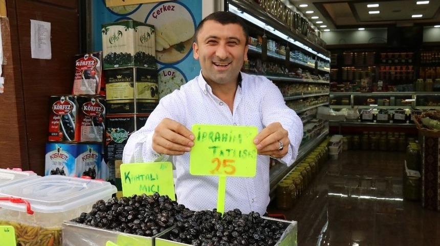 Sattığı Zeytinlere &Uuml;nl&uuml; Sanat&ccedil;ıların Adını Verdi