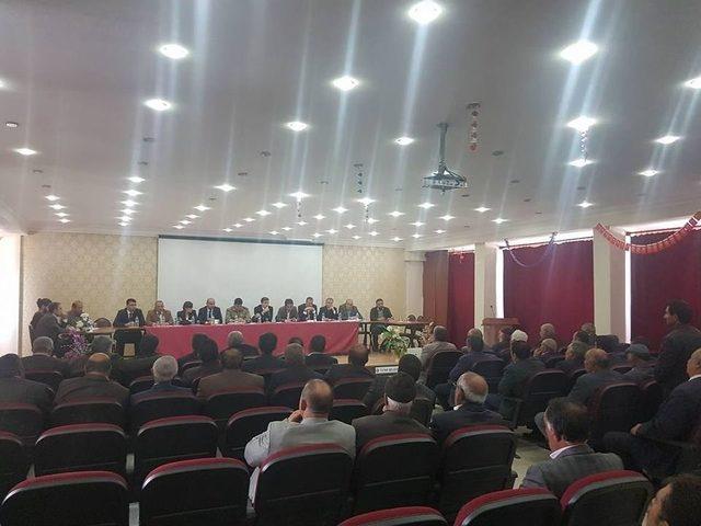Tutak Kaymakamı Erat, Muhtarlarla Bir Araya Geldi 1