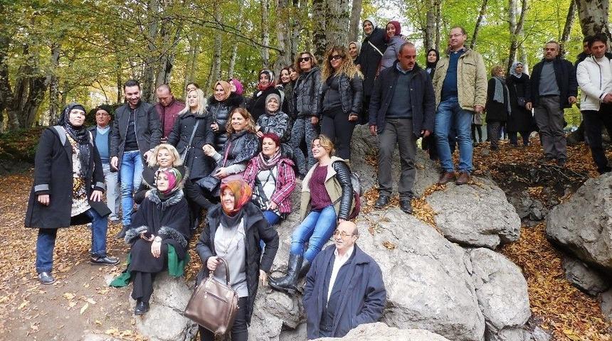 İzmit Belediyesi &Ccedil;alışanları Yedig&ouml;ller&rsquo;de Stres Attı