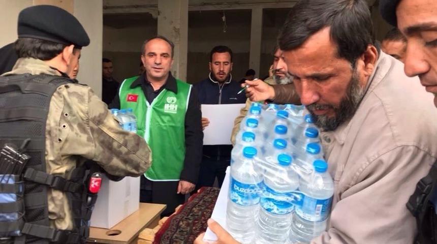 Adapazarı Belediyesi El-bab&rsquo;da 5 Bin Kişiye Erzak Dağıttı