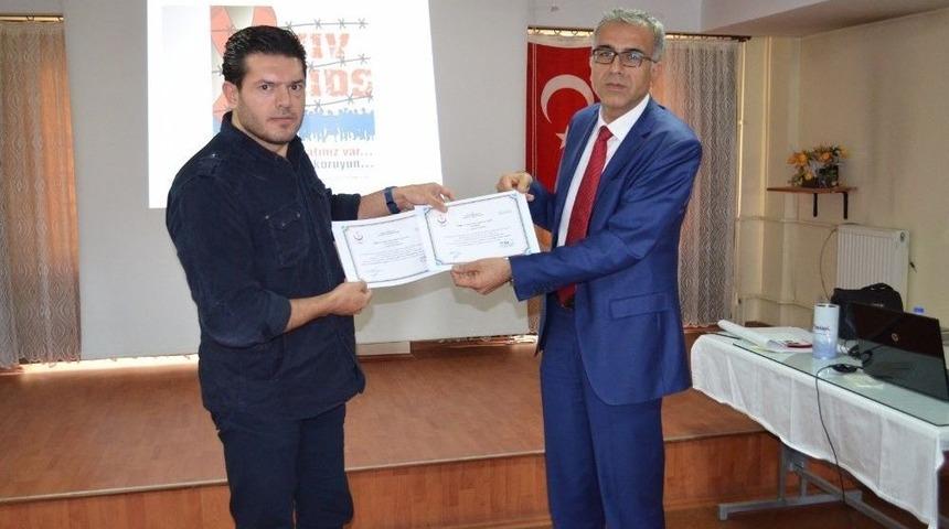 Aile Hekimleri Ve Aile Sağlığı &Ccedil;alışanlarına Sertifikaları Verildi