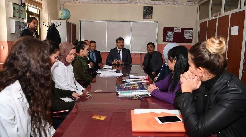 Başkan Asya&rsquo;dan Okul Ziyareti