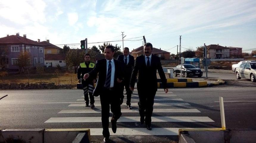 &Ouml;ğrenciler Karşıdan Karşıya Artık Daha G&uuml;venli Ge&ccedil;ecek