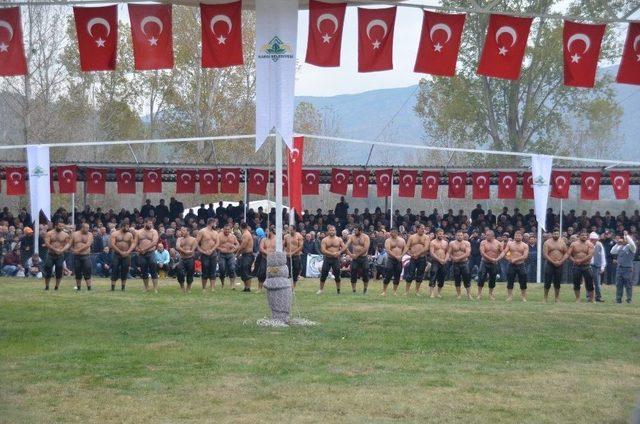 Kargı Güreşlerinde ’kazım Hoca’ Farkı 1