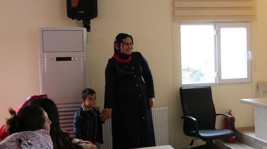 22 Kadın &Ccedil;ift&ccedil;iye 10 G&uuml;nl&uuml;k &lsquo;s&uuml;t Sığır Yetiştiriciliği&rsquo; Eğitimi Başladı