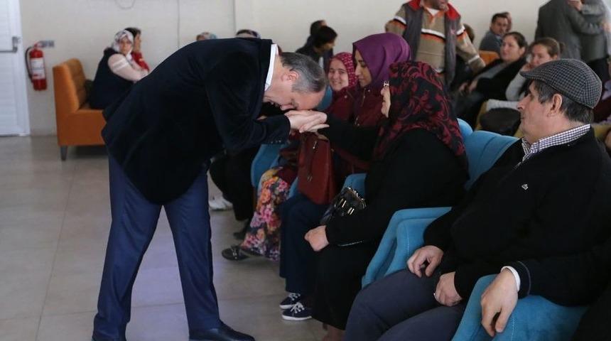 Başkan G&uuml;rlesin Vatandaşları Dinledi