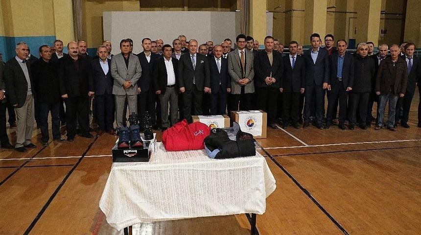 Karab&uuml;k Tso&rsquo;dan 700 &Ouml;ğrenciye Kaban Ve Ayakkabı Yardımı