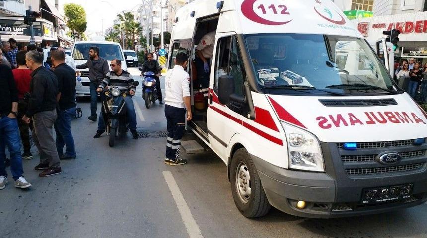 Antalya&rsquo;da Motosiklet Kazası: 1 Yaralı