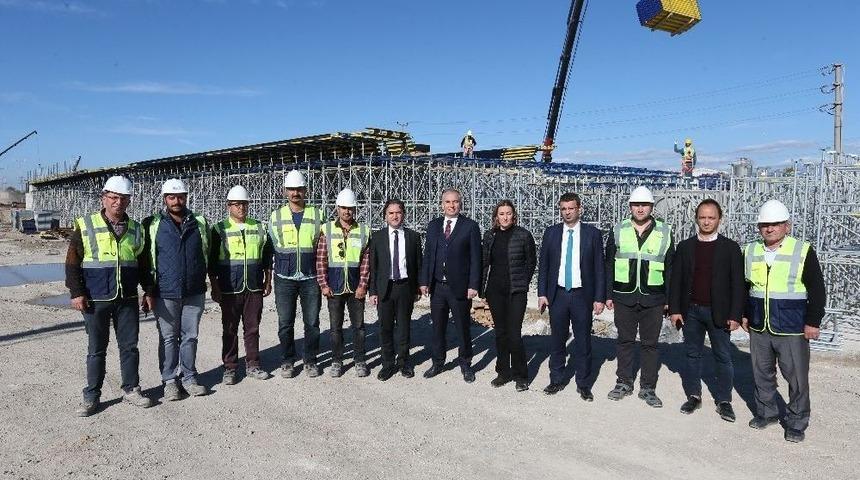 Hal K&ouml;pr&uuml;l&uuml; Kavşağı İnşaatı Devam Ediyor