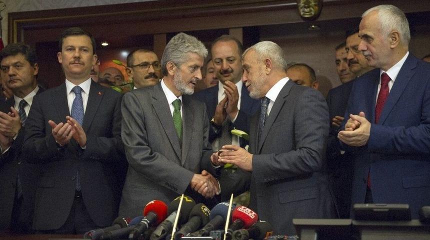 Ankara&rsquo;nın Yeni Belediye Başkanı Mustafa Tuna G&ouml;revini Devraldı