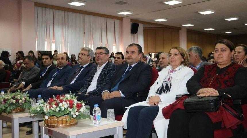 "başarının En Tepesine Hep Birlikte" Konferansı D&uuml;zenlendi