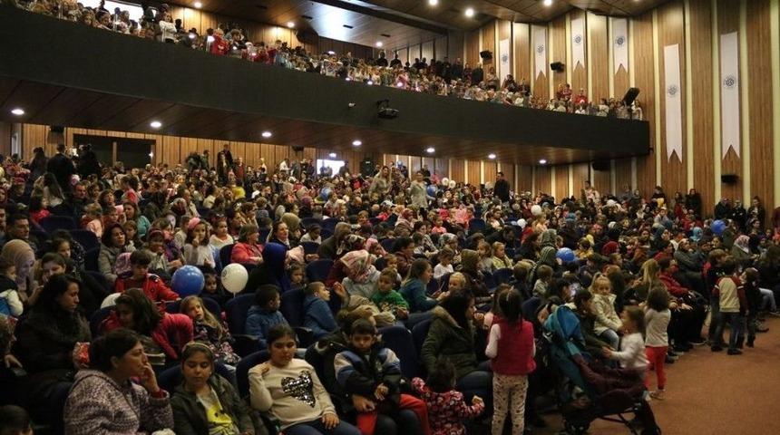 Keloğlan Bigalı Minikler İ&ccedil;in Sahnedeydi