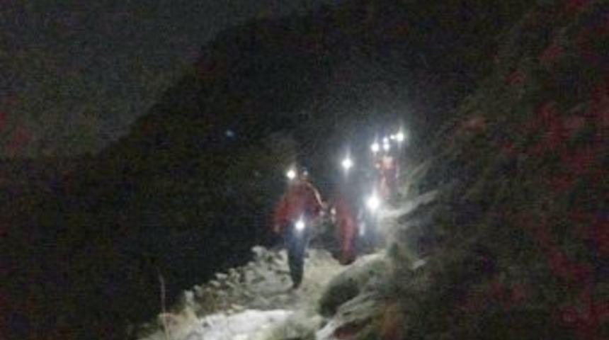 Y&uuml;r&uuml;y&uuml;ş Yaparken Kaybolan 5 Kişilik Aile Akut Tarafından Kurtarıldı