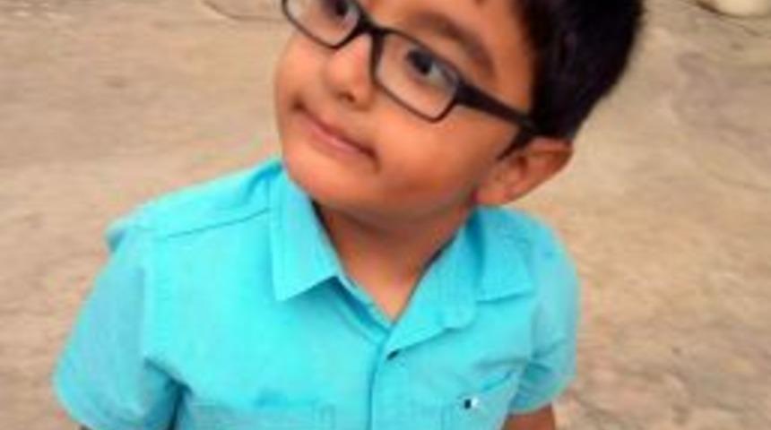 Aniden Yola &Ccedil;ıkınca Arabanın &Ccedil;arptığı &Ccedil;ocuk Ağır Yaralandı