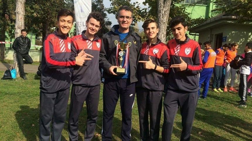 Biga Gelişim Gsk Krosta İlk Kupasını Aldı