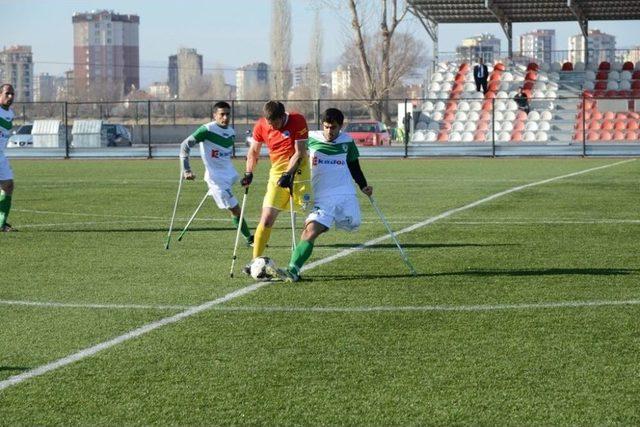 Melikgazi Belediyesi Engelliler Spor Kulübü Sahibi 20 Belediyeden Biri