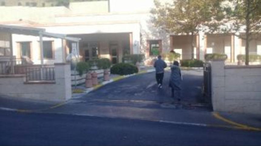 Vize Yasağın Kısmi Olarak Kalktığı İlk G&uuml;n Abd Konsolosluğunun Sakin Olduğu G&ouml;r&uuml;ld&uuml;