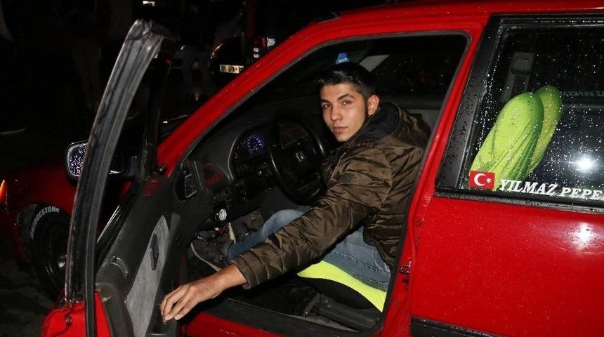 Adana&rsquo;da Modifiye Tutkunları Cam Filmi Yasağının Kaldırılmasını İstedi