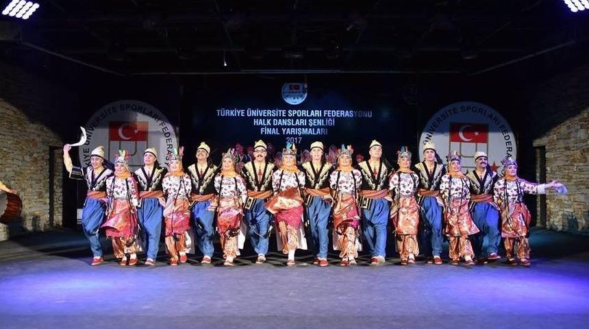 D&uuml;zce &Uuml;niversitesi Halk Oyunları Topluluğu Başarılarıyla Ses Getiriyor