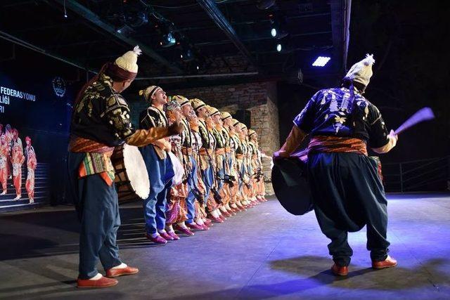 Düzce Üniversitesi Halk Oyunları Topluluğu Başarılarıyla Ses Getiriyor