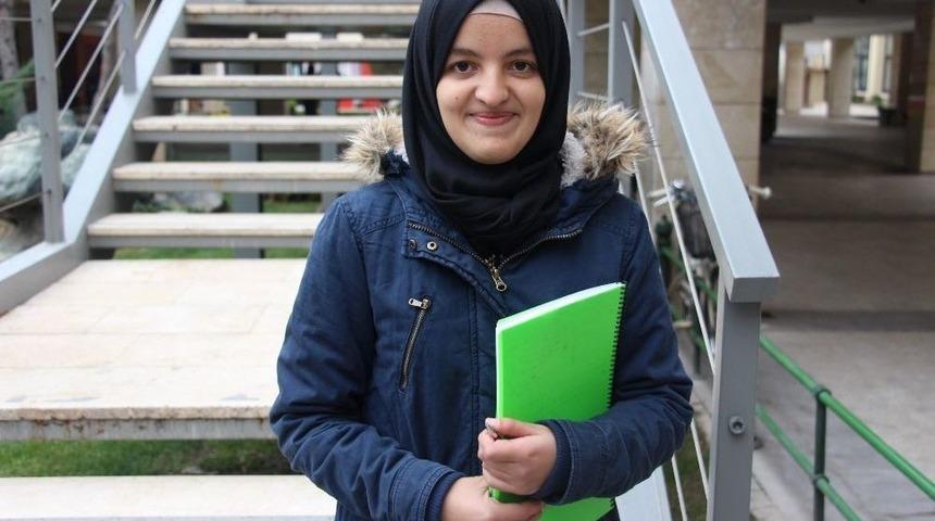 Eğitim İ&ccedil;in Fransa&rsquo;yı Değil T&uuml;rkiye&rsquo;yi Se&ccedil;ti