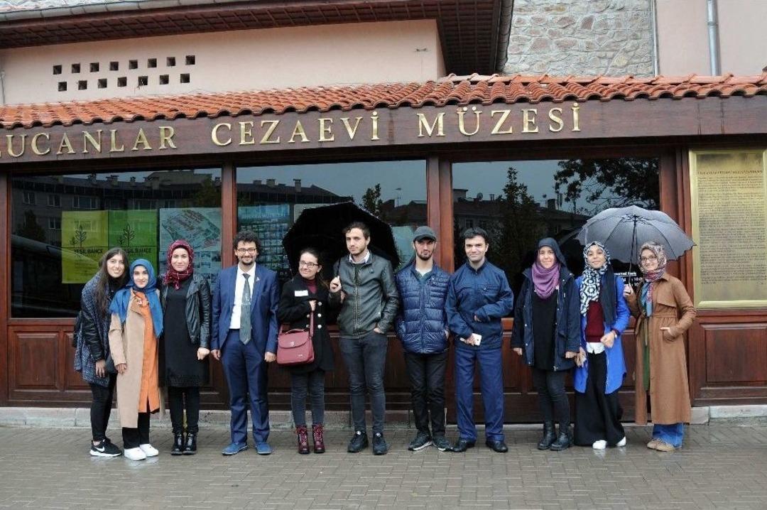 Yenimahalle&rsquo;den Engelsiz Kt&uuml; Kul&uuml;b&uuml; &Ouml;ğrencilerine Jest