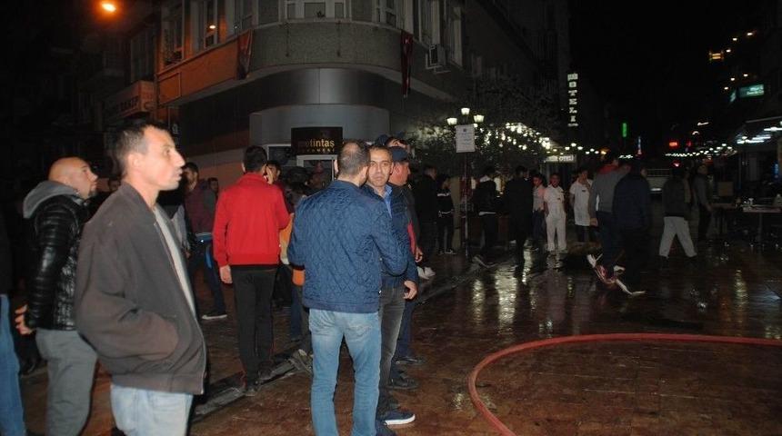 Otelde Yangın &Ccedil;ıktı 1 Kişi Yaralandı