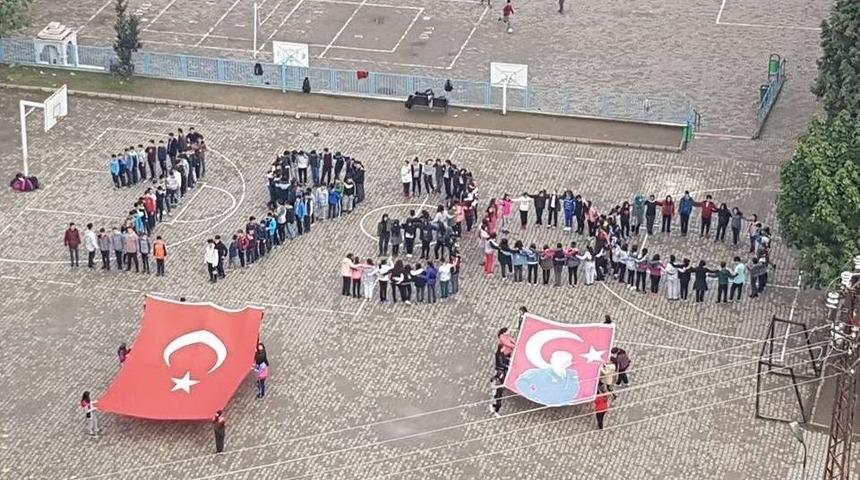 &Ouml;ğrencilerden 10 Kasım Koreografisi