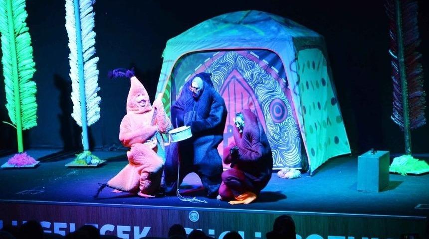 Metristepe Tiyatro G&uuml;nleri&rsquo;nde &Ccedil;ocuk Oyunları Seyircisi İle Buluştu