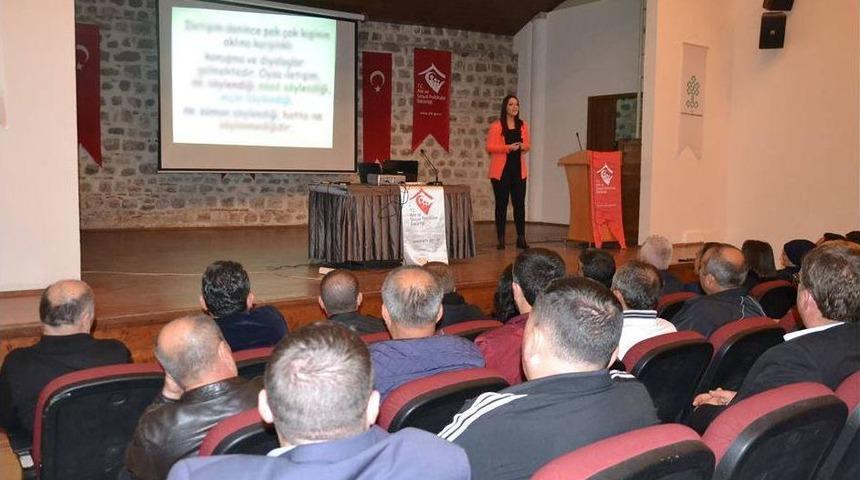 &lsquo;madde Bağımlılığı İle M&uuml;cadele&rsquo; Masaya Yatırıldı