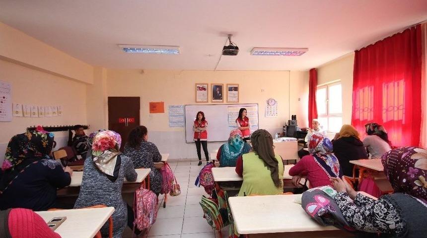 Osmaniye&rsquo;de "aile İ&ccedil;i İletişim Ve Bilin&ccedil;li Medya Kullanımı" Eğitimi