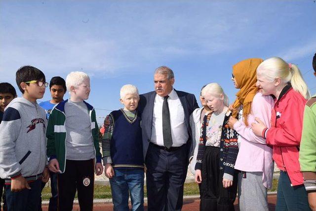 Down Sendromlu Ve İşitme Engelli &Ccedil;ocuklarla Mutluluğa Pedal &Ccedil;evirdiler 2