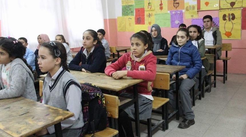 Engelli Kız Hayaline Sosyal Medya Sayesinde Ulaştı