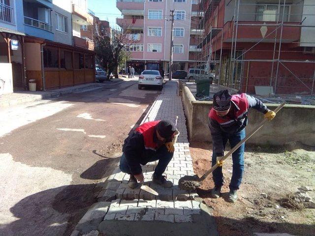 Körfez’de Kaldırımlar Bakıma Alındı