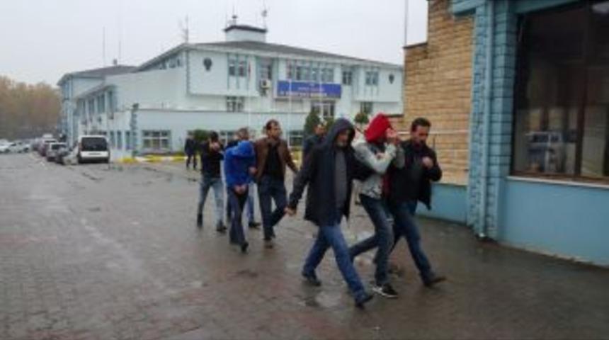 26 Ayrı Su&ccedil;tan Aranan 5 Kişi Tutuklandı