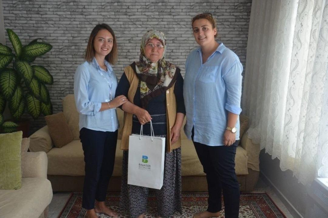 Balıkesir&rsquo;de B&uuml;y&uuml;kşehir Belediyesi&rsquo;nden İhtiya&ccedil; Sahiplerine Doğalgaz Sobası