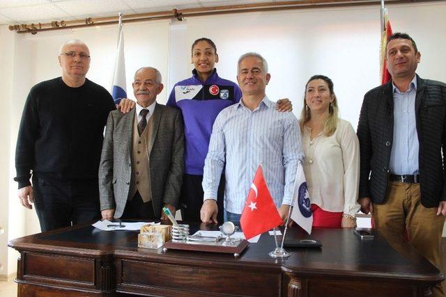 Brezilyalı Sayı Kraliçesi Çanakkale Belediyespor’da