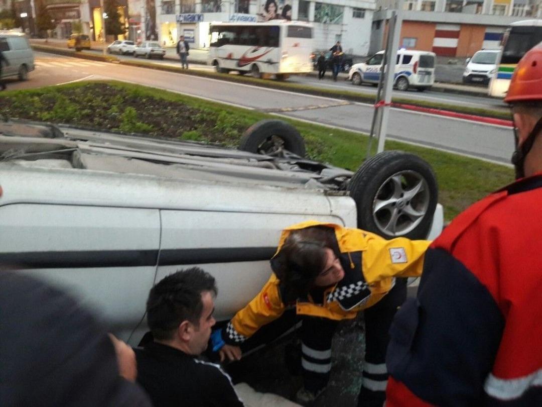 Otomobiller &Ccedil;arpıştı, Otomobillerden Biri Ters D&ouml;nd&uuml;